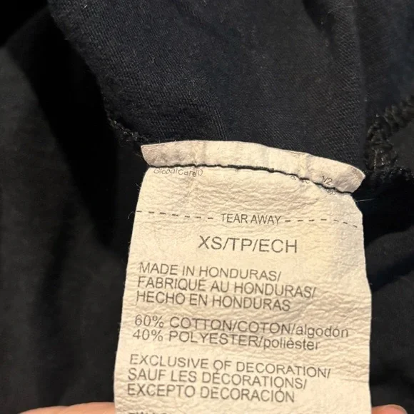 💕3/$25💕 Under Armour Long Sleeve - Picture 5 of 5